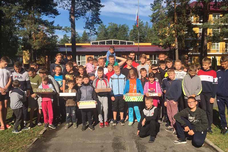 Тренеры и спортсмены Брянской СШОР для детей из приюта Клинцовского района провели родительский день