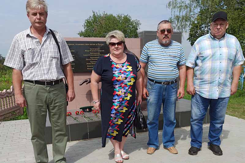 Ветераны погранвойск города Клинцы и Клинцовского района посетили братское воинское захоронение в Малой Топали