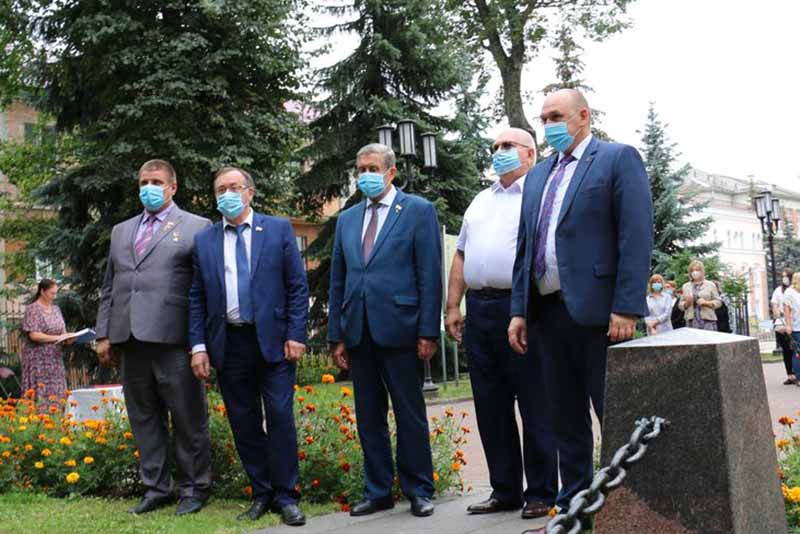 Депутаты Брянской облдумы провели памятное мероприятие в честь известного земляка