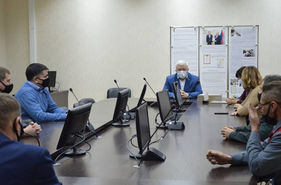 Рабочие Брянского электромеханического завода изготовили детали систем подачи воздуха от ИВЛ для брянских коронавирусных госпиталей