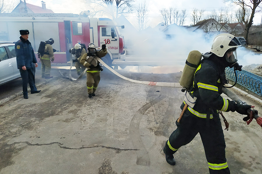В ИК-6, Клинцы Брянской области, прошла практическая тренировка на случай возникновения пожара