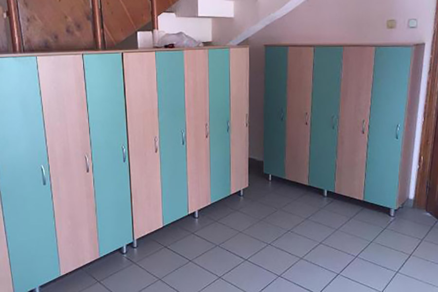 Осужденные, которые отбывают наказание в колонии строгого режима №2 в Брянской области, изготовили для детей с особенностями развития мебель