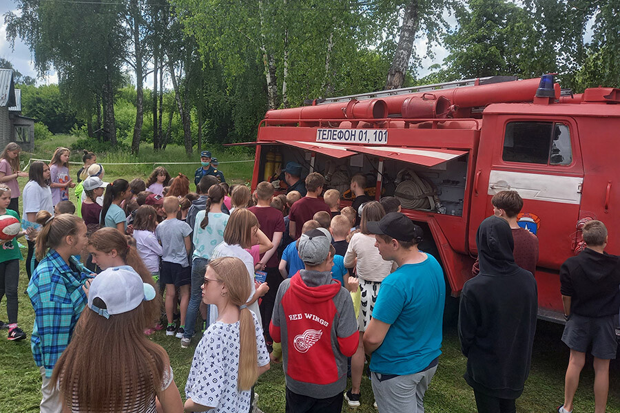 В детских оздоровительных лагерях города Клинцы и Клинцовского района проводятся выездное обучение «Дни Безопасности» и акция «Безопасное лето»