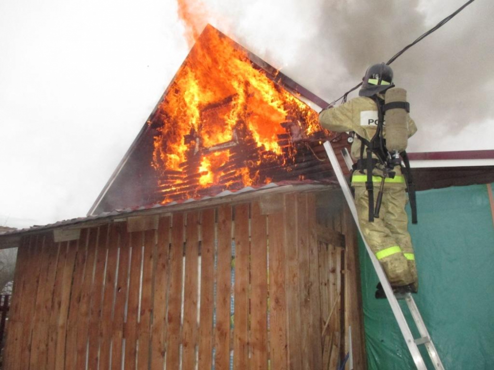 С начала года в Клинцах и Клинцовском районе ущерб от пожаров превысил 1 миллион рублей