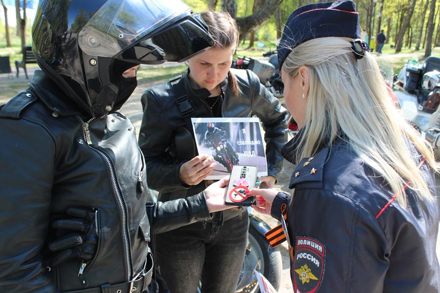 Сотрудники Госавтоинспекции в Клинцах провели акцию «За руль с трезвой головой»