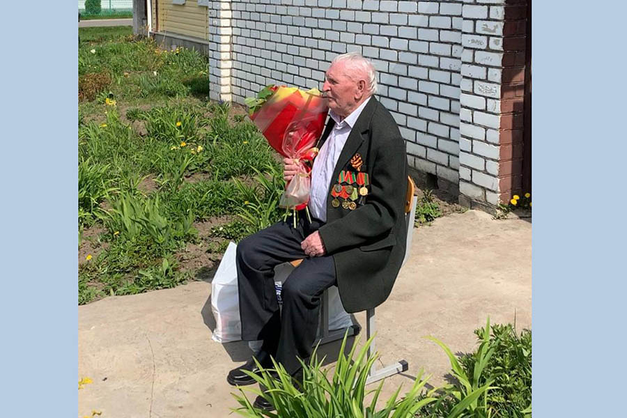 Ветерана Великой Отечественной войны Владимира Семеновича Елисеева поблагодарили за добытую в боях Великую Победу