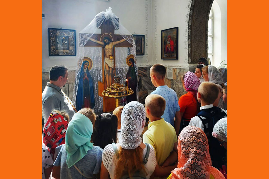 Для воспитанников воскресной школы при Богоявленском соборе проводятся экскурсии по храмам Клинцовской епархии