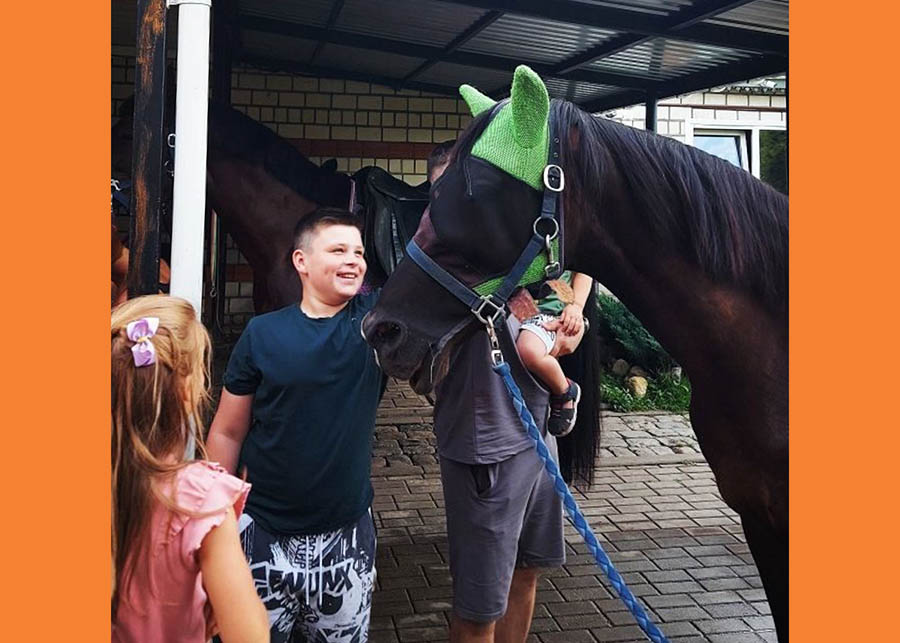 Воспитанники воскресной школы Богоявленского собора города Клинцы посетили конный клуб